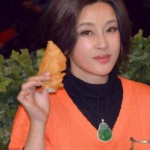 娱乐圈吃瓜刘晓庆,娱乐圈风云变幻中的“吃瓜”传奇